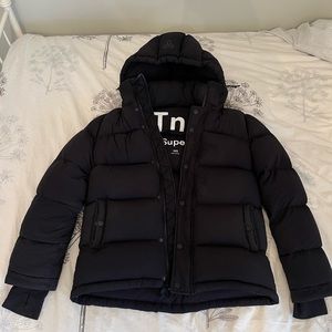 Aritzia TNA Superpuff 3XS in Black